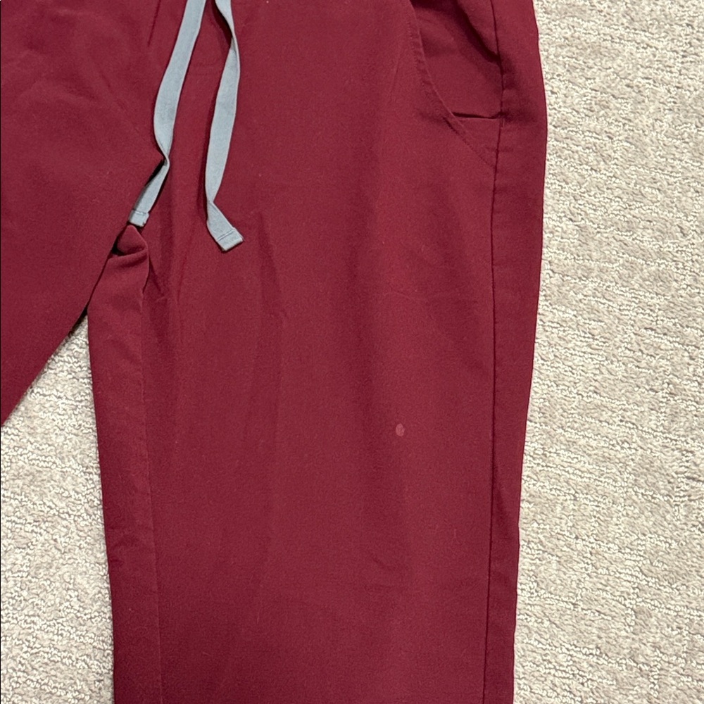 FIGS Burgundy Maroon Scrubs Set SMALL - Picture 5 of 5